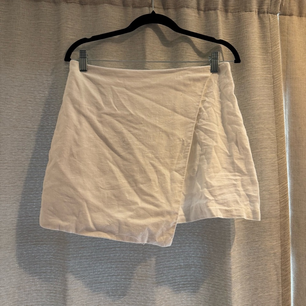 Abercrombie & Fitch Cream Asymmetrical Skirt